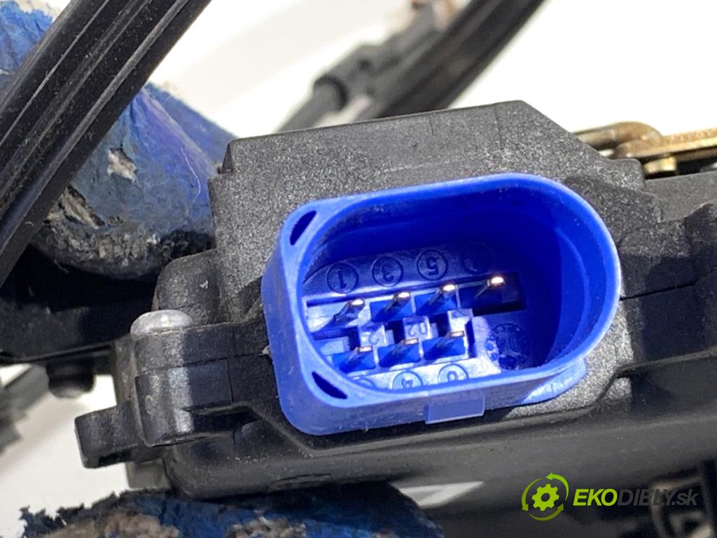 VW TOURAN nadwozie wielkoprzestrzenne (MPV) 2005 77 kW 1.9 TDI 1896 zámok Dvere ľavy predný 7L0839016