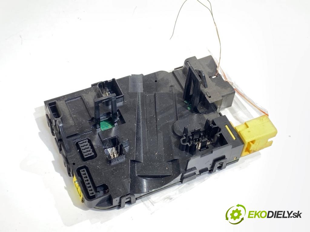 VW TOURAN nadwozie wielkoprzestrzenne (MPV) 2005 77 kW 1.9 TDI 1896 modul ÚHEL: otáčky 1K0953549F (Řídící jednotka ostatní)