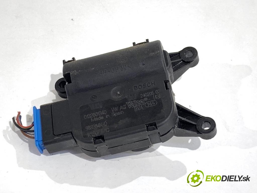 VW TOURAN nadwozie wielkoprzestrzenne (MPV) 2005 77 kW 1.9 TDI 1896 Motor kúrenia 1K1907511C