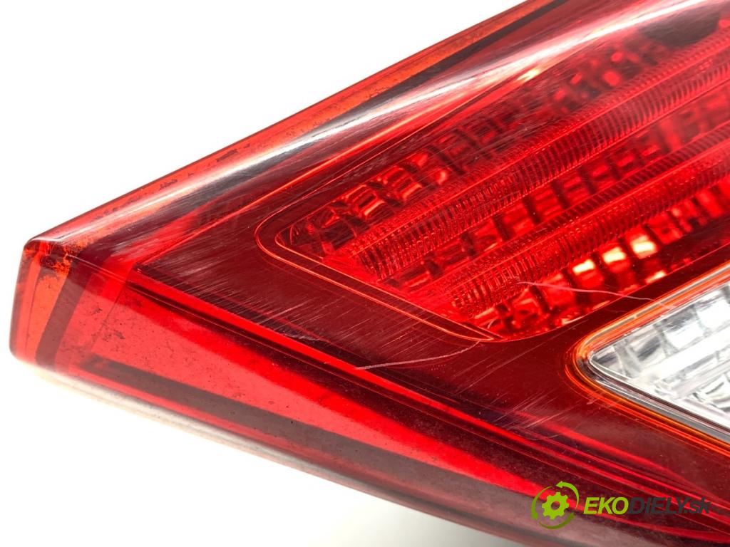 HYUNDAI ix20 liftback 2013 66 kW 1.4 1396 Svetlo zad pravá vnútorná 92404-1K0 (Kľučka dverí ostatné)