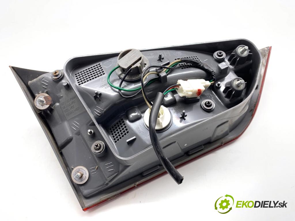 HYUNDAI ix20 liftback 2013 66 kW 1.4 1396 Svetlo zad pravá vnútorná 92404-1K0 (Kľučka dverí ostatné)