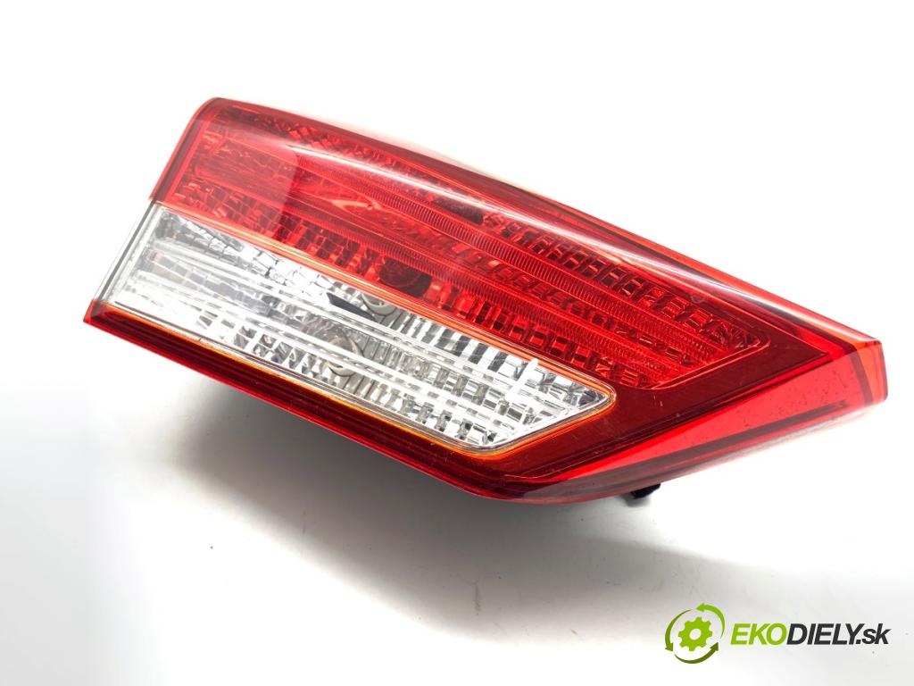 HYUNDAI ix20 liftback 2013 66 kW 1.4 1396 Svetlo zad ľavá strana vnútorná 92403-1K0 (Kľučka dverí ostatné)