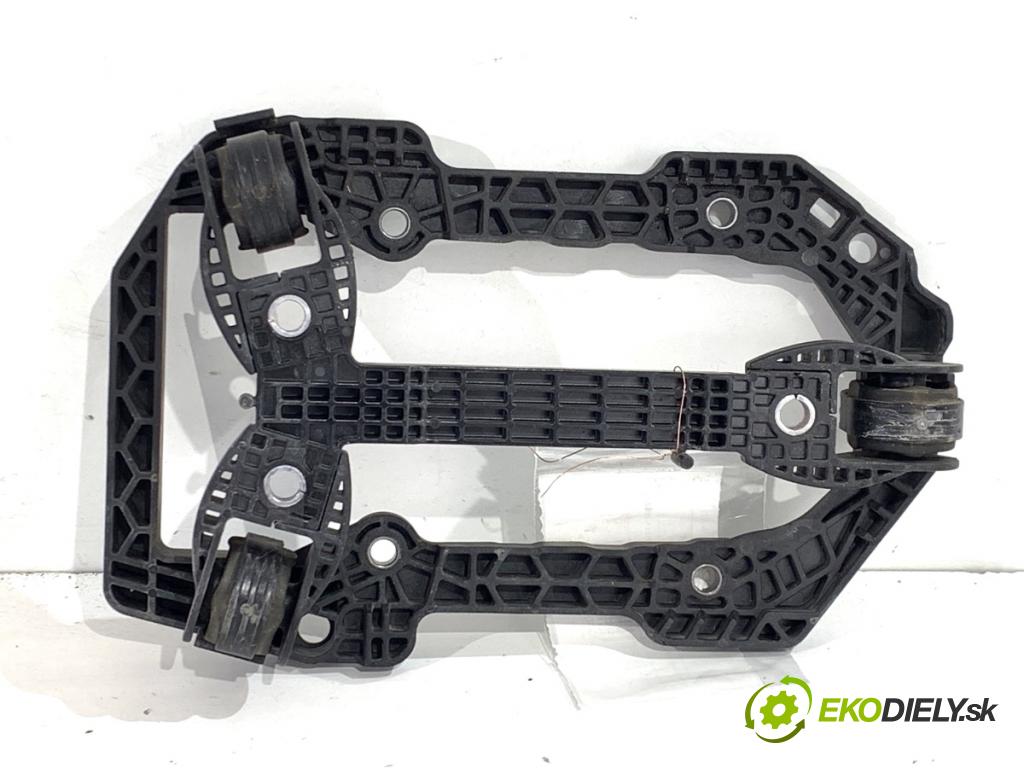 AUDI Q4 SUV 2023 150 kW 40 e-tron  Držiak Uchytenie KOMPRESORY: klimatizácie 1EA816579B