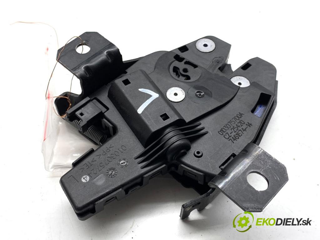 BMW G05 SUV 2020 195 kW xDrive 30 d 2993 zámok dverí zad 7461674