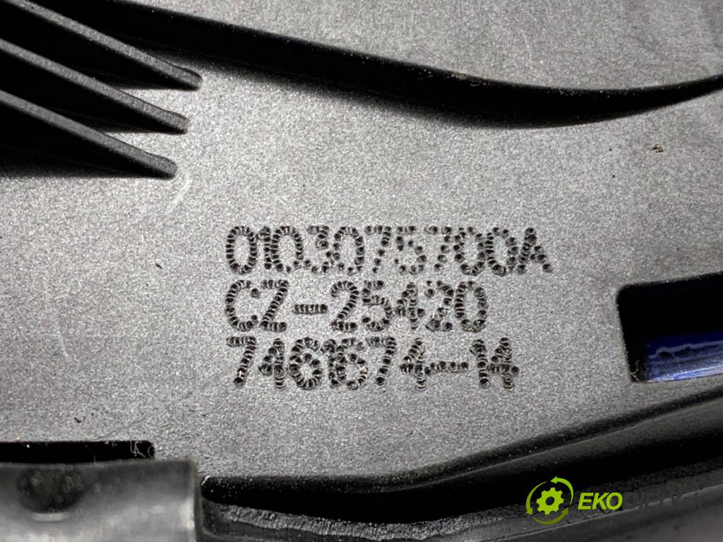 BMW G05 SUV 2020 195 kW xDrive 30 d 2993 zámok dverí zad 7461674