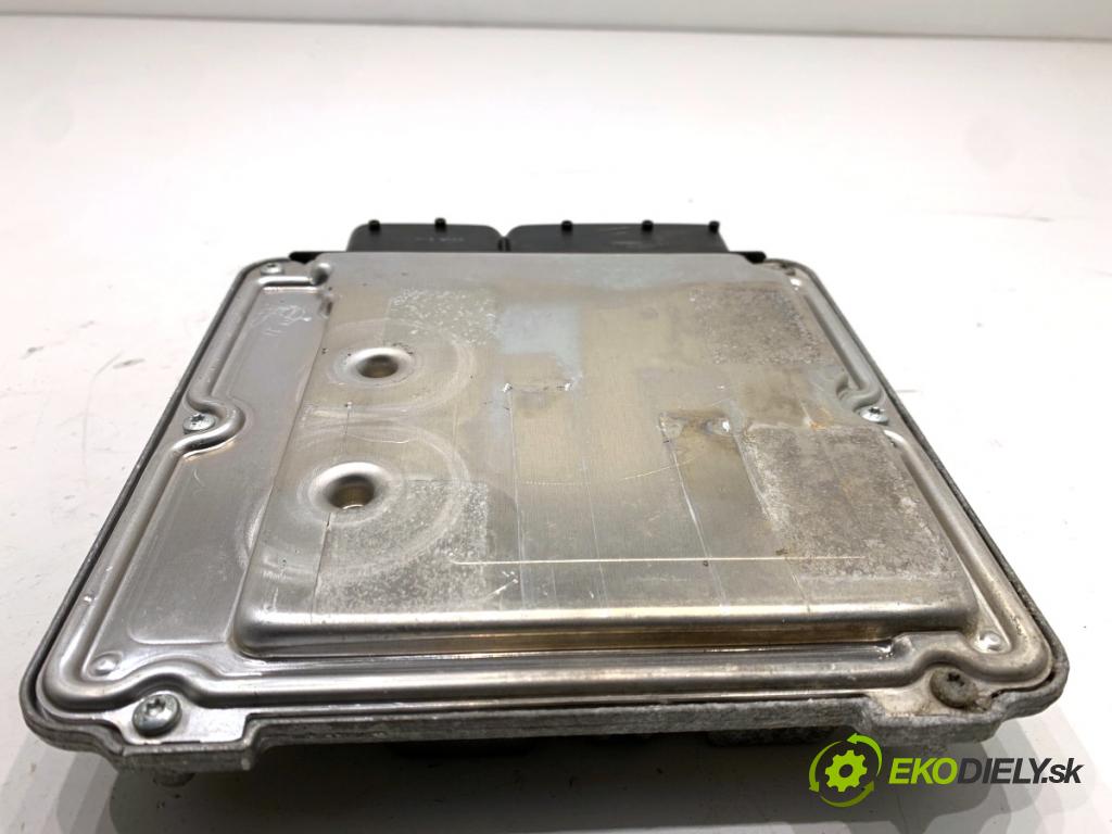 AUDI A3 8P liftback 2005 147 kW 2.0 TFSI quattro 1984 řídící jednotka motora 8P0907115 (Řídicí jednotka)