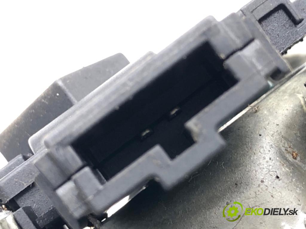 MERCEDES-BENZ W169 liftback 2006 80 kW A 180 CDI (169.007, 169.307) 1991 Motor stieračov zad A1698201340