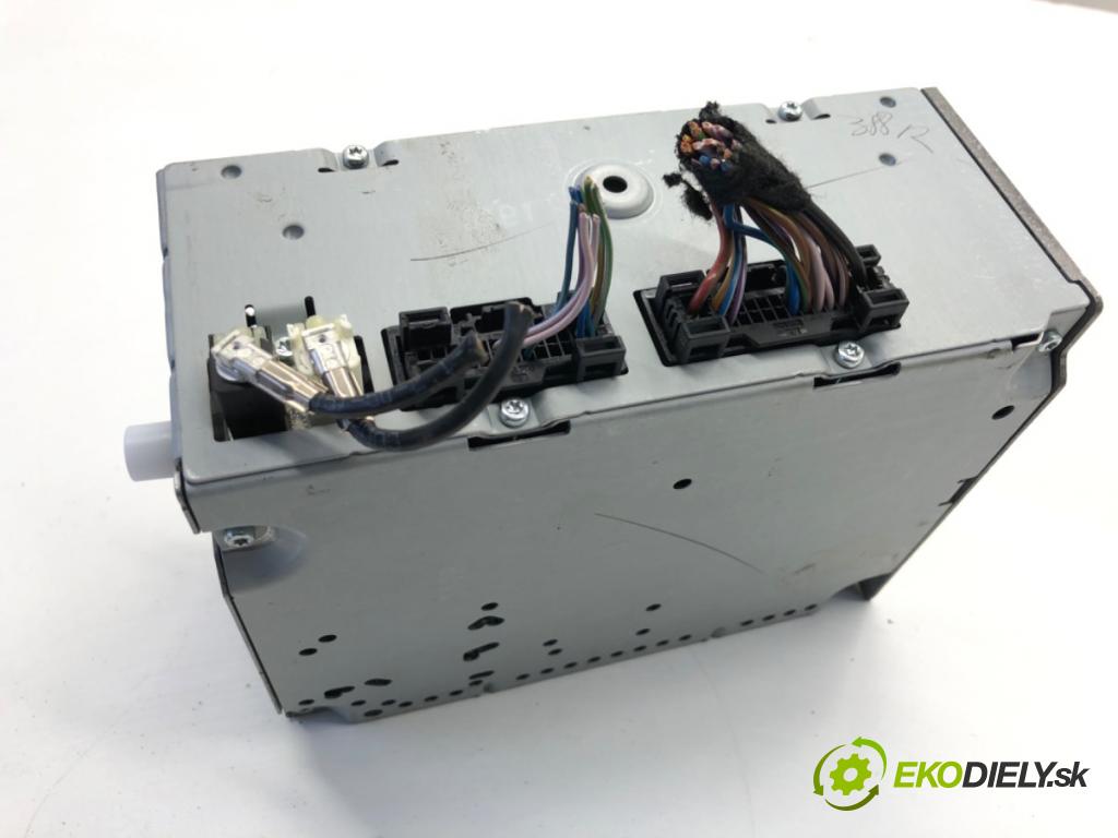 FORD FOCUS III Kombi 2016 92 kW 1.0 EcoBoost 998 RADIO F1BT-18C815-UAK (Audio zariadenie)