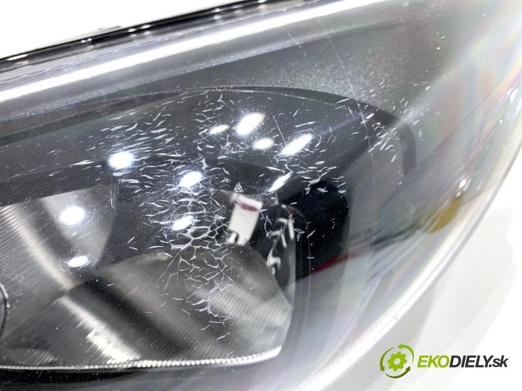 FORD FOCUS III Kombi 2016 92 kW 1.0 EcoBoost 998 Svetlomet ľavy predný F1EB-13W030-PD