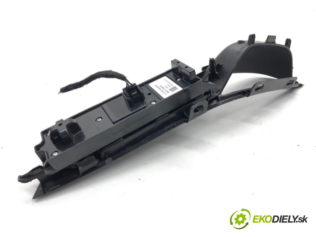 FORD FOCUS III Kombi 2016 92 kW 1.0 EcoBoost 998 Prepínač okien F1ET-14A132-CC (Prepínacie páčky pod volantom)