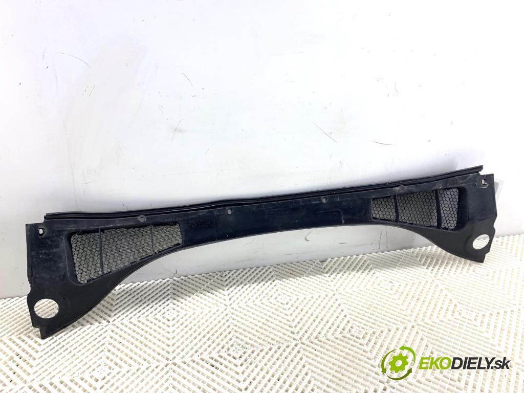 FORD FOCUS III Kombi 2016 92 kW 1.0 EcoBoost 998 torpédo plast pod čelní okno BM51-A02216-A (Plast pod čelním sklem)