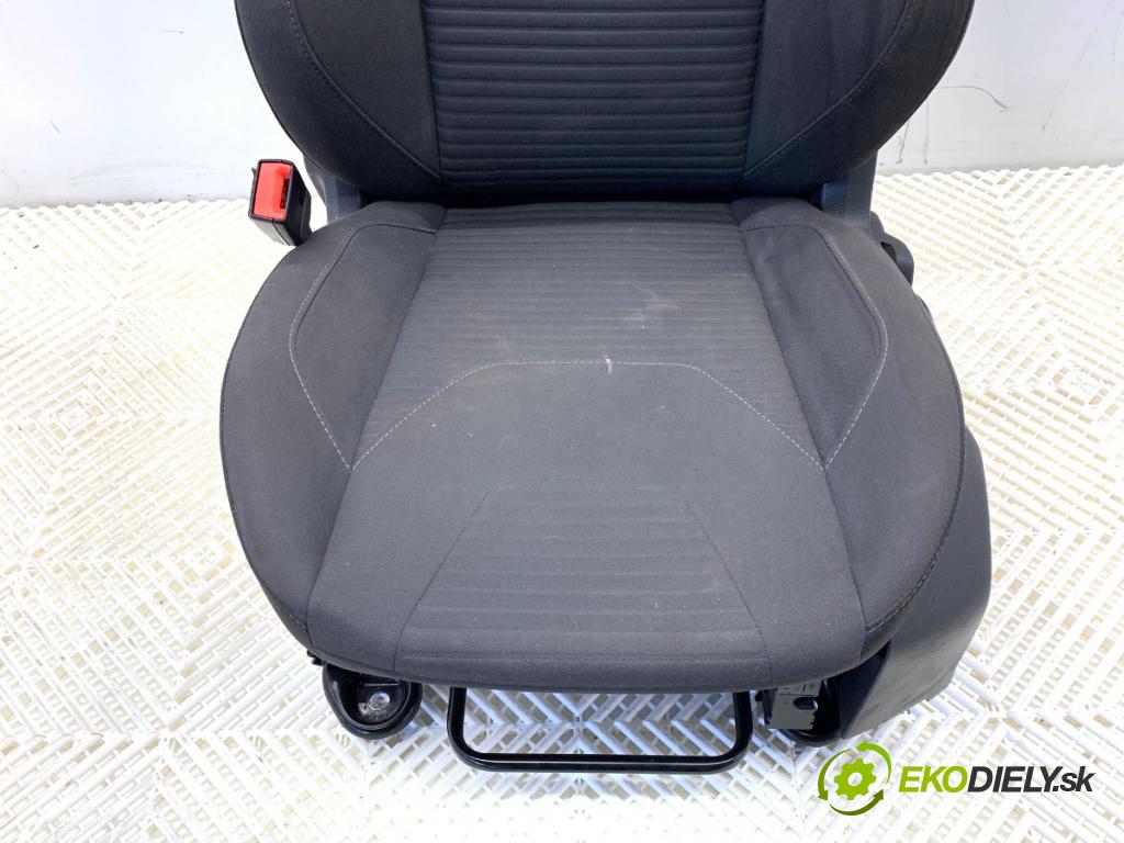 FORD FOCUS III Kombi 2016 92 kW 1.0 EcoBoost 998 Sedadlo ľavy predný
