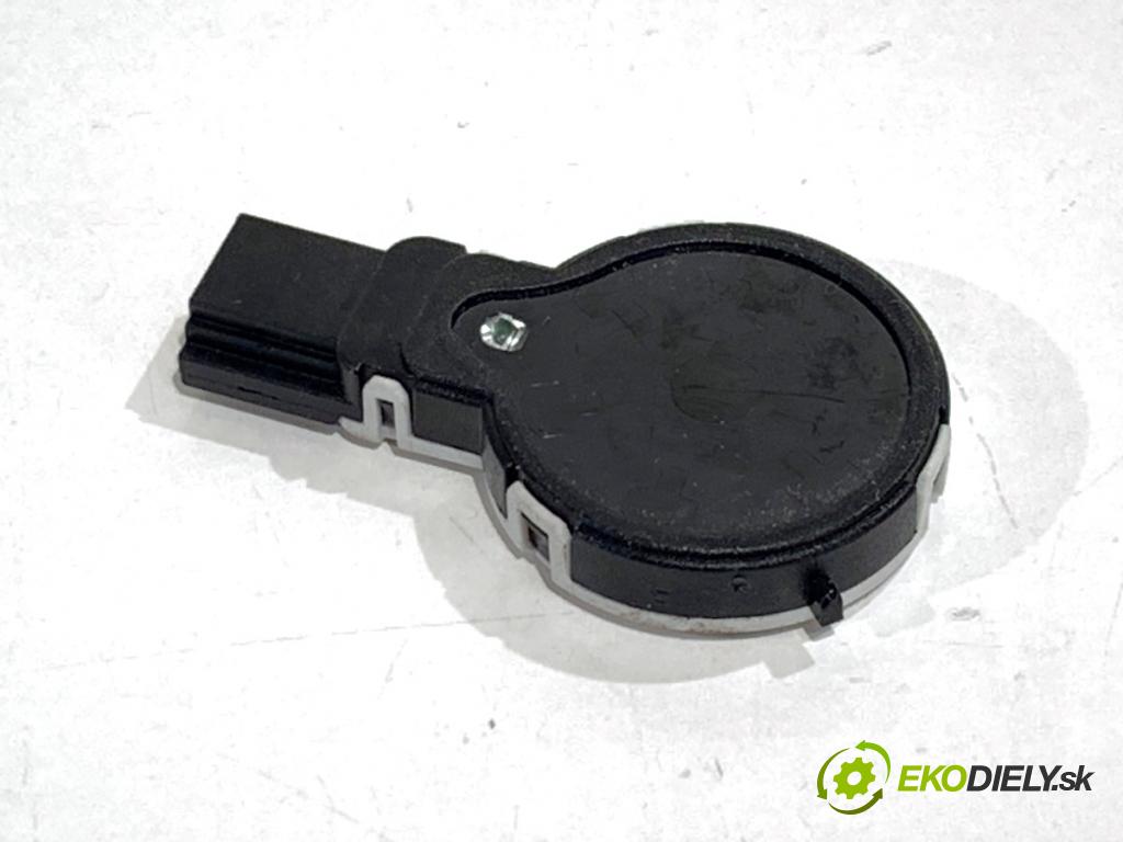 FORD FOCUS III Kombi 2016 92 kW 1.0 EcoBoost 998 snímač deště F1ET-17D547-AA (Snímač deště)