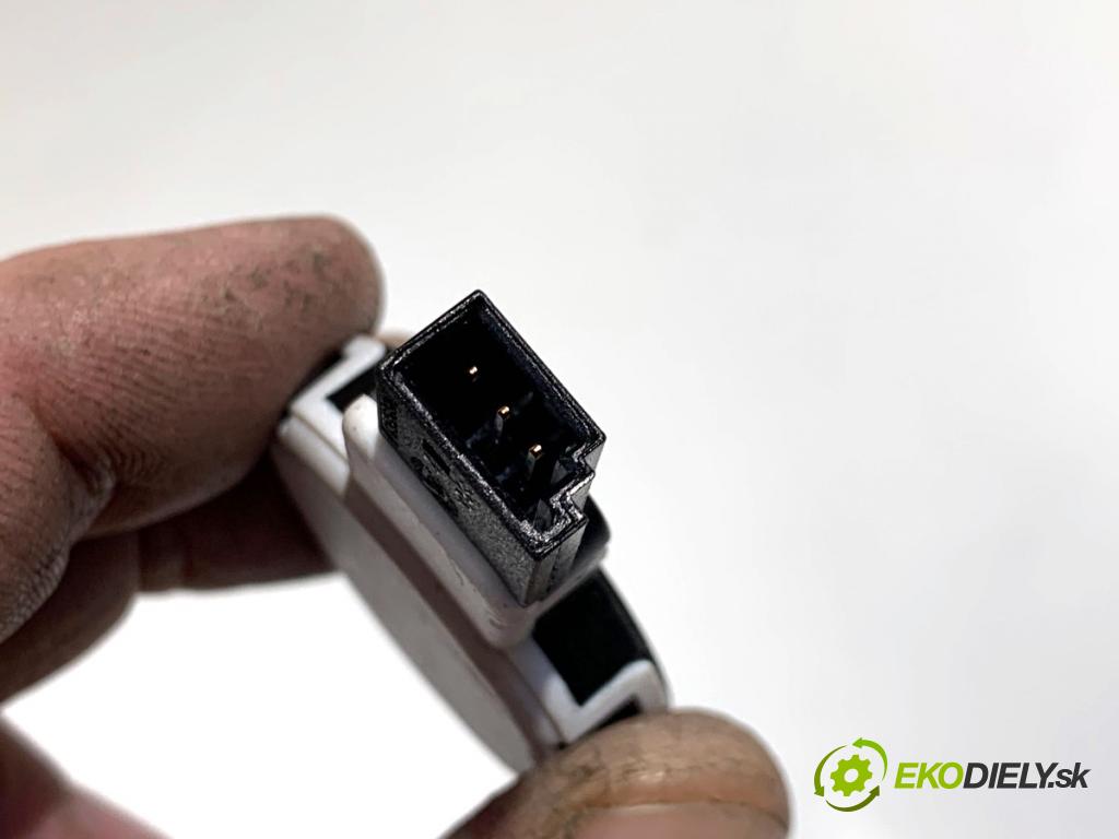 FORD FOCUS III Kombi 2016 92 kW 1.0 EcoBoost 998 snímač deště F1ET-17D547-AA (Snímač deště)