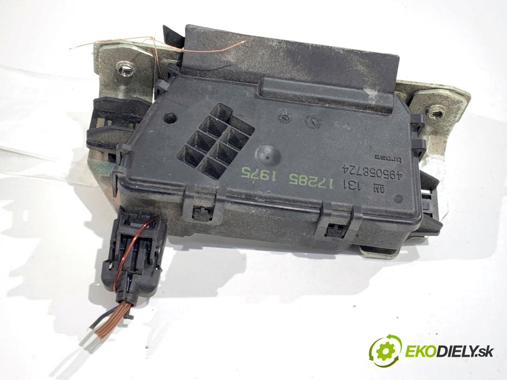 OPEL ASTRA H Kombi 2007 74 kW 1.7 CDTI (L35) 1686 zámok dverí zad 13117285