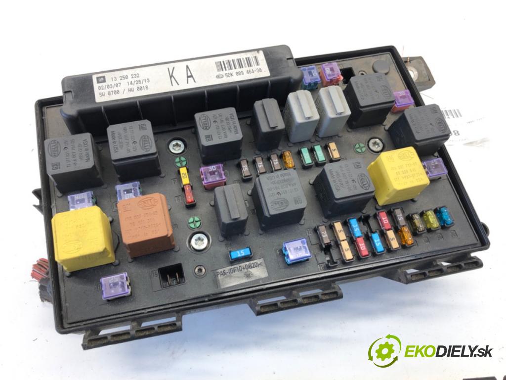 OPEL ASTRA H Kombi 2007 74 kW 1.7 CDTI (L35) 1686 Skrinka poistková 13250232 (Poistková skrinka)