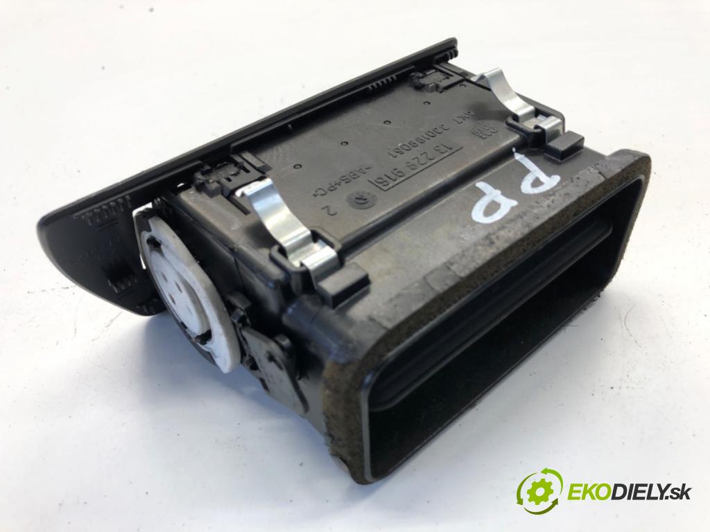 OPEL ASTRA H Kombi 2007 74 kW 1.7 CDTI (L35) 1686 Mriežky kúrenia pravy predný 13228916