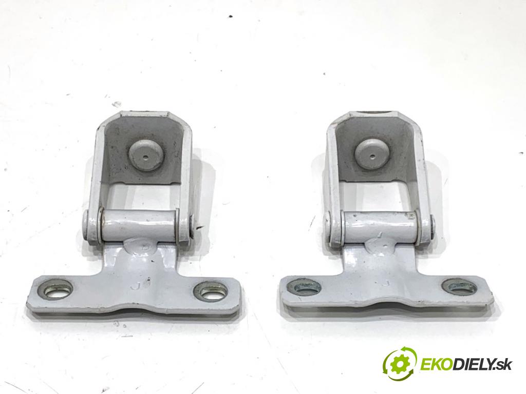 MITSUBISHI ASX SUV 2015 86 kW 1.6 MIVEC 1590 závěsky dveří zadní část 