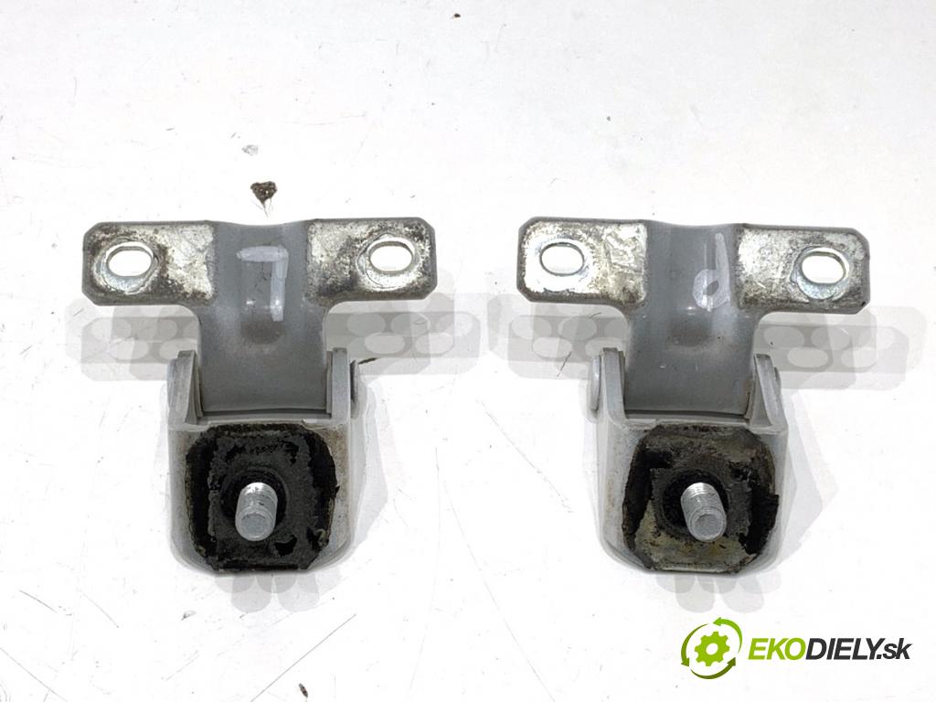 MITSUBISHI ASX SUV 2015 86 kW 1.6 MIVEC 1590 závěsky dveří zadní část