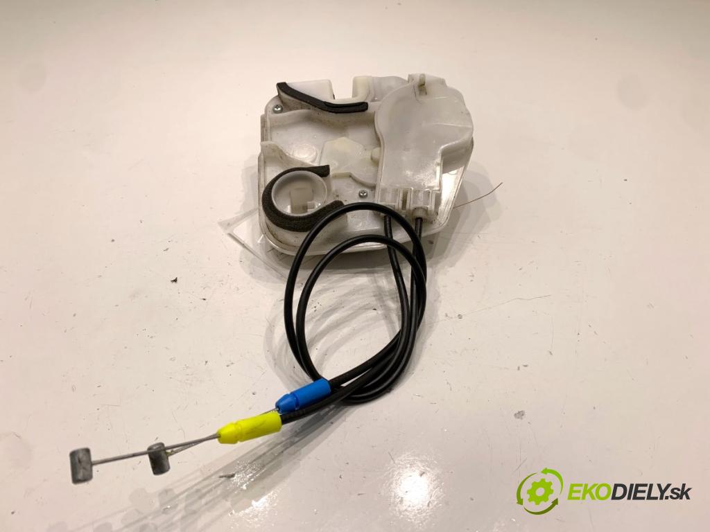 MITSUBISHI ASX SUV 2015 86 kW 1.6 MIVEC 1590 zámok Dvere pravy zad