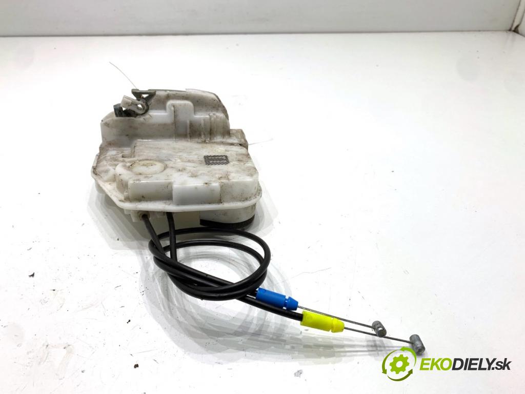 MITSUBISHI ASX SUV 2015 86 kW 1.6 MIVEC 1590 zámok Dvere pravy zad