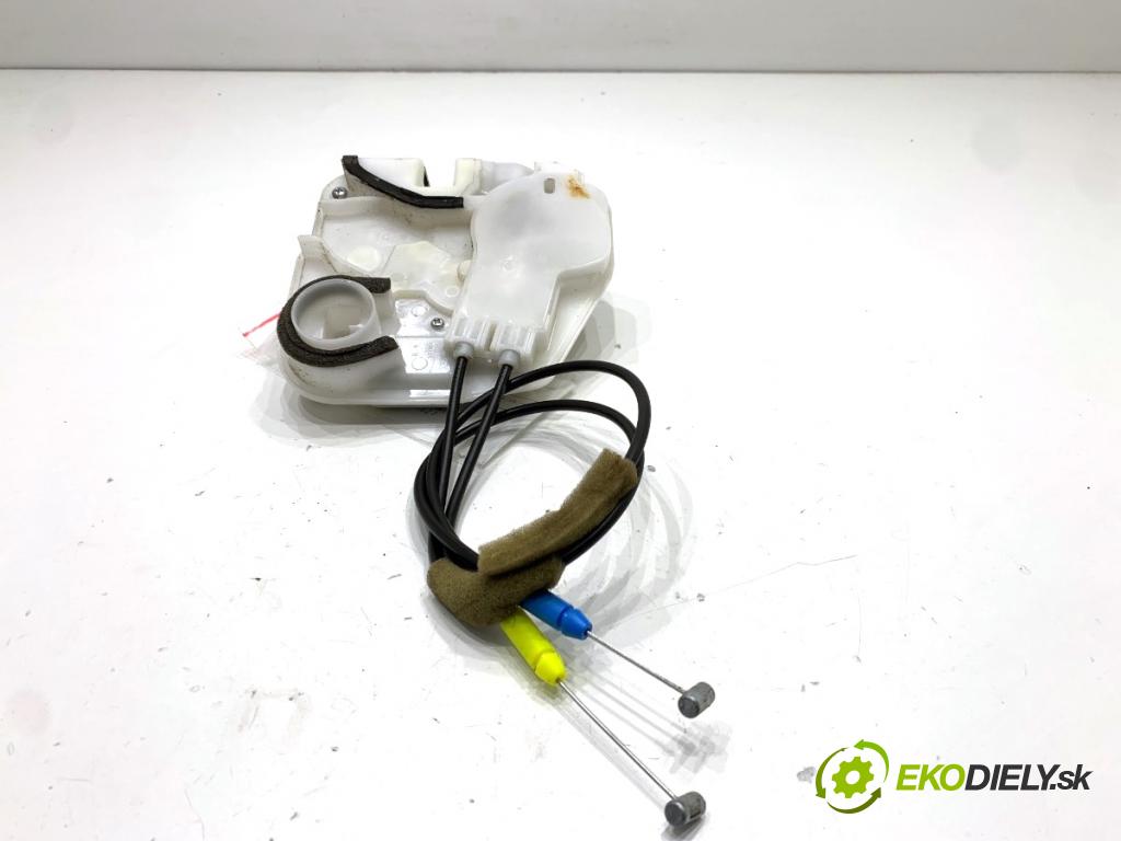 MITSUBISHI ASX SUV 2015 86 kW 1.6 MIVEC 1590 zámok Dvere pravy predný