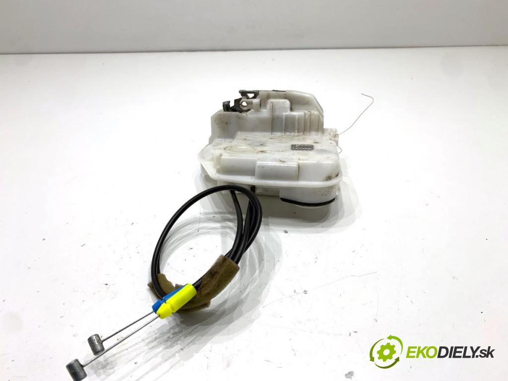 MITSUBISHI ASX SUV 2015 86 kW 1.6 MIVEC 1590 zámok Dvere pravy predný