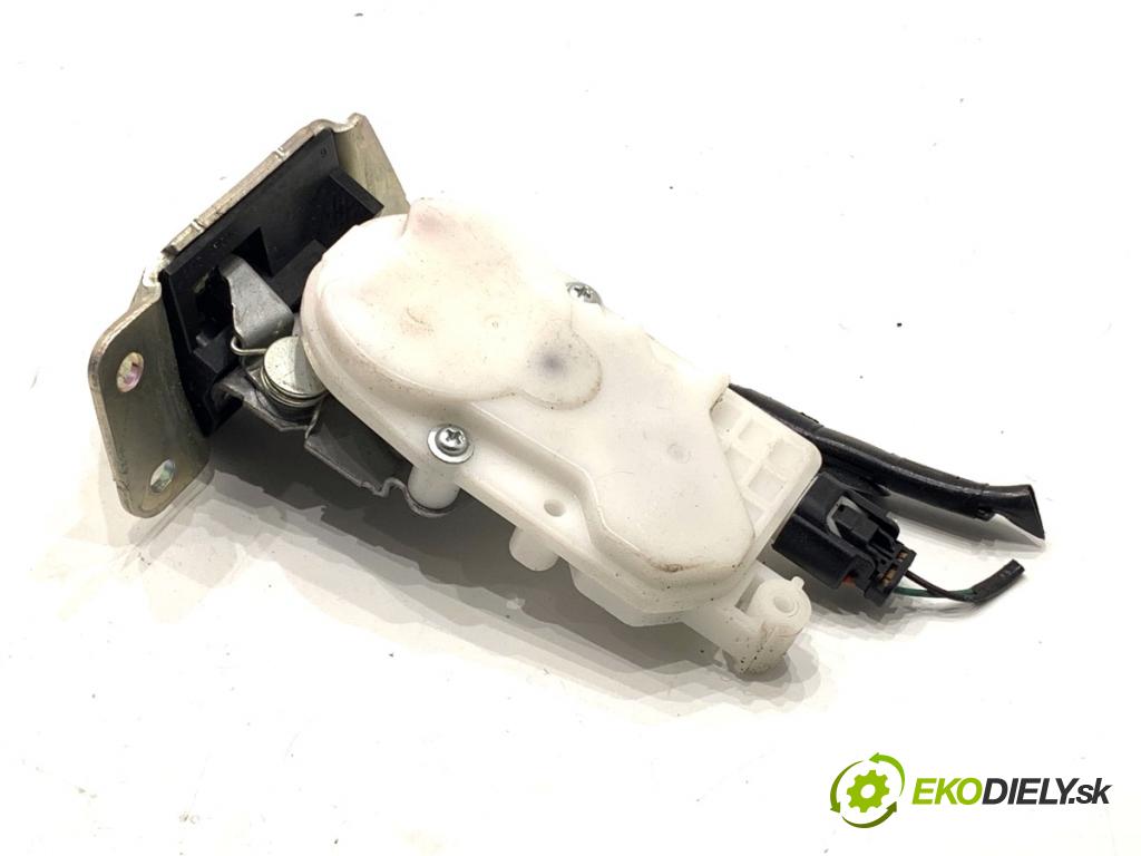 MITSUBISHI ASX SUV 2015 86 kW 1.6 MIVEC 1590 zámok dveří zadní část