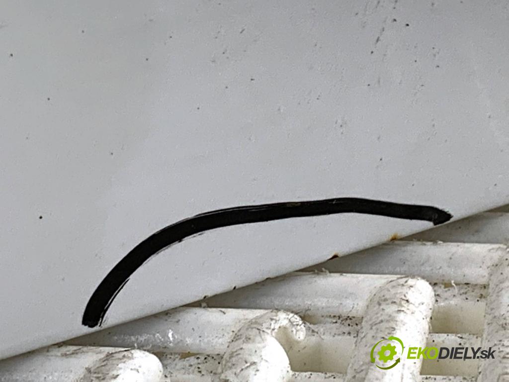 MITSUBISHI ASX SUV 2015 86 kW 1.6 MIVEC 1590 kapota zadní část