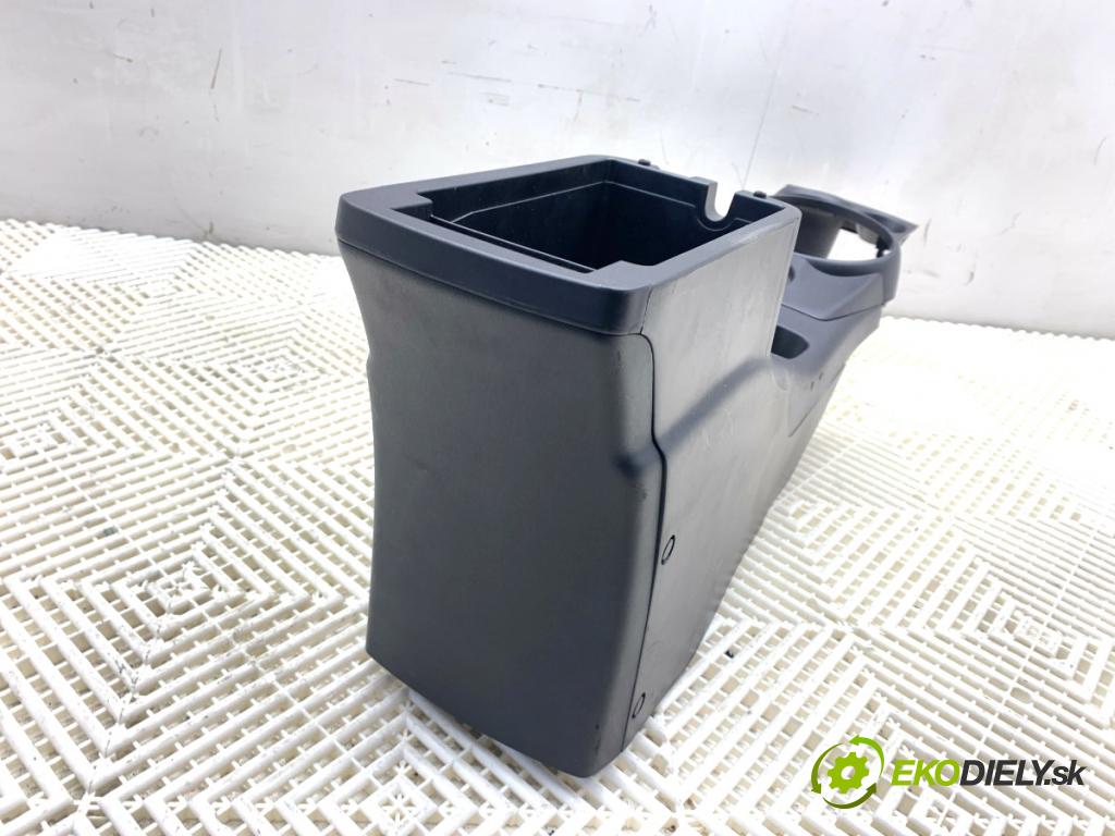 MITSUBISHI ASX SUV 2015 86 kW 1.6 MIVEC 1590 Tunel středový  (Středový tunel)