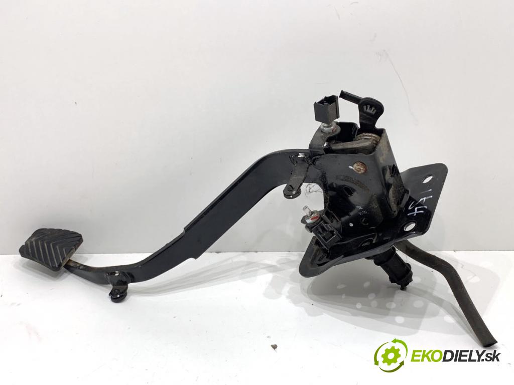 MITSUBISHI ASX SUV 2015 86 kW 1.6 MIVEC 1590 pedal brzdy 