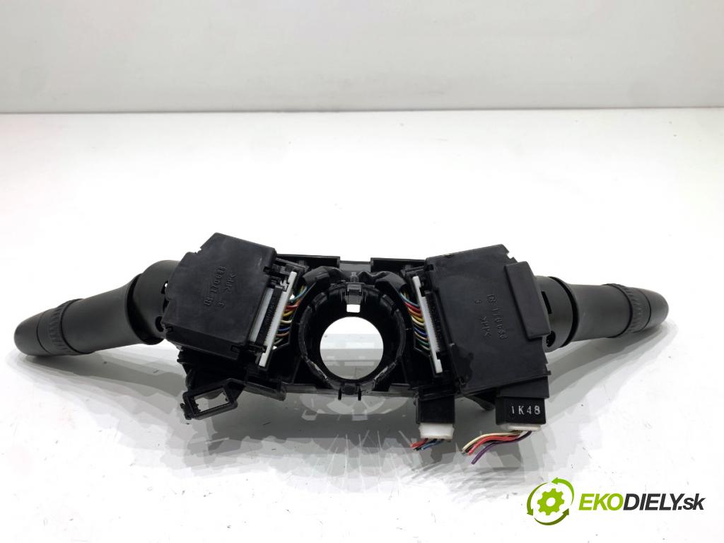 MITSUBISHI ASX SUV 2015 86 kW 1.6 MIVEC 1590 Prepínač kombinovaný 8617A013 (Prepínacie páčky pod volantom)