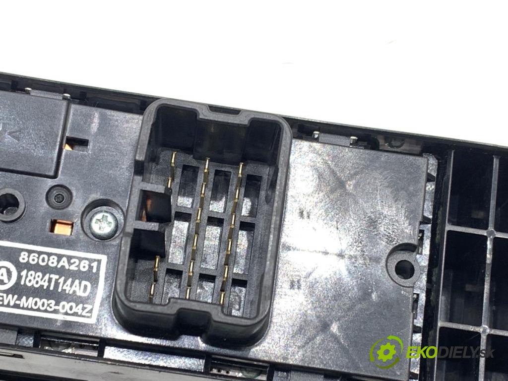 MITSUBISHI ASX SUV 2015 86 kW 1.6 MIVEC 1590 Prepínač okien 8608A261 (Prepínacie páčky pod volantom)