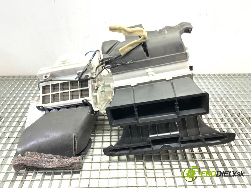 MITSUBISHI ASX SUV 2015 86 kW 1.6 MIVEC 1590 topné těleso radiátor topení  (Radiátor topení)