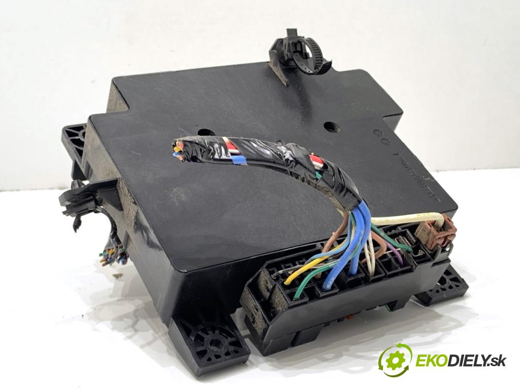 MITSUBISHI ASX SUV 2015 86 kW 1.6 MIVEC 1590 Modul BSI 8637A647 (Poistková skrinka)