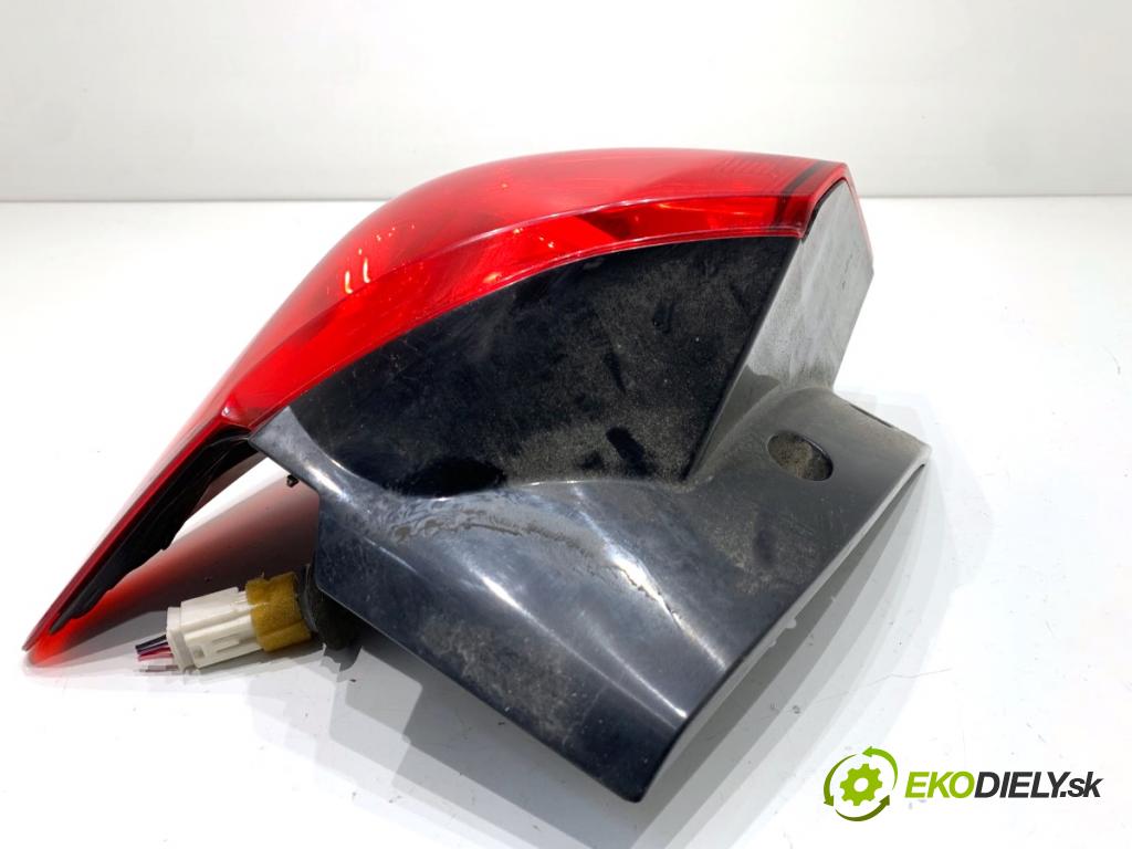 MITSUBISHI ASX SUV 2015 86 kW 1.6 MIVEC 1590 Svetlo pravy zad