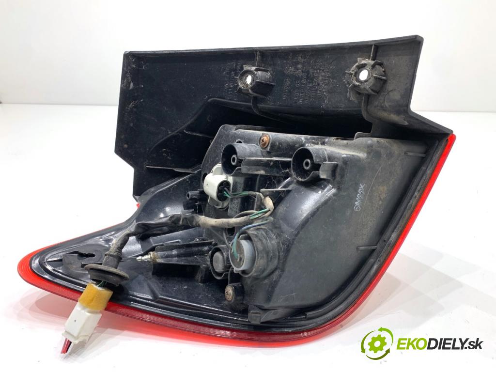 MITSUBISHI ASX SUV 2015 86 kW 1.6 MIVEC 1590 Svetlo pravy zad