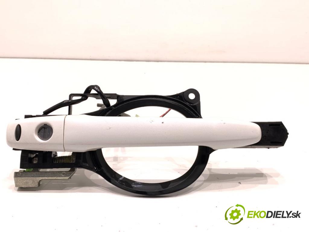 MITSUBISHI ASX SUV 2015 86 kW 1.6 MIVEC 1590 Kľučka vonkajšia ľavy predný 