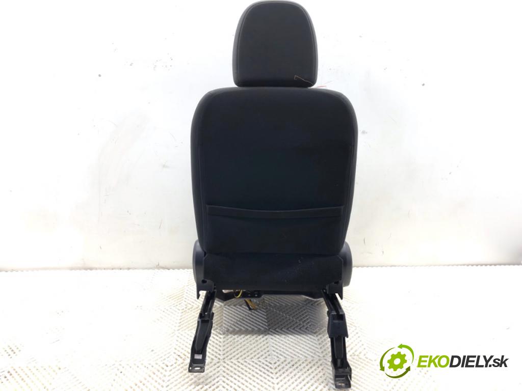 MITSUBISHI ASX SUV 2015 86 kW 1.6 MIVEC 1590 sedadlo pravý přední část