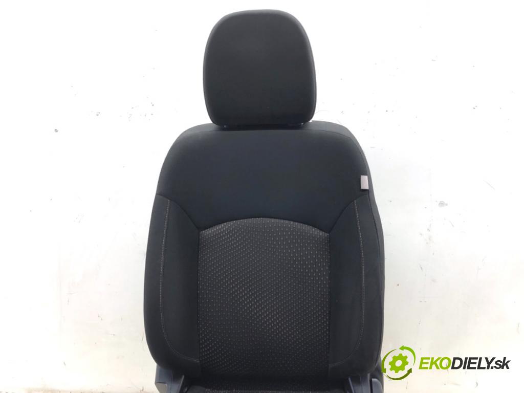 MITSUBISHI ASX SUV 2015 86 kW 1.6 MIVEC 1590 sedadlo levý přední část