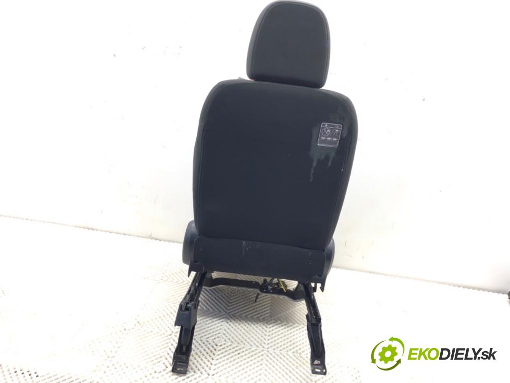 MITSUBISHI ASX SUV 2015 86 kW 1.6 MIVEC 1590 sedadlo levý přední část