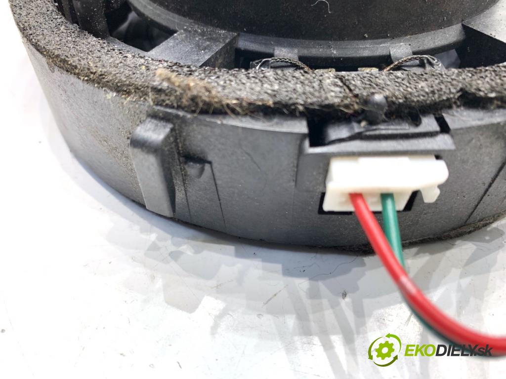 MITSUBISHI ASX SUV 2015 86 kW 1.6 MIVEC 1590 reproduktory 8720A011