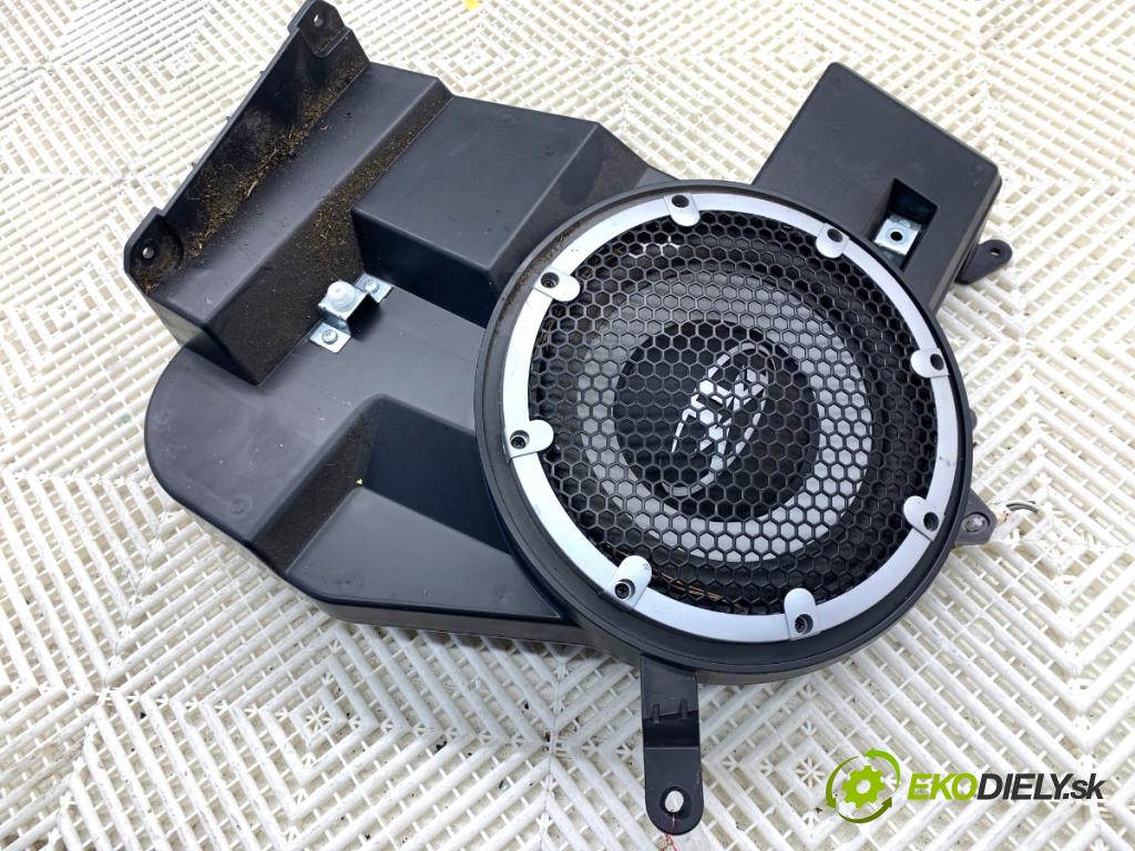 MITSUBISHI ASX SUV 2015 86 kW 1.6 MIVEC 1590 subwoofer 8720A136 (Audio zariadenie)