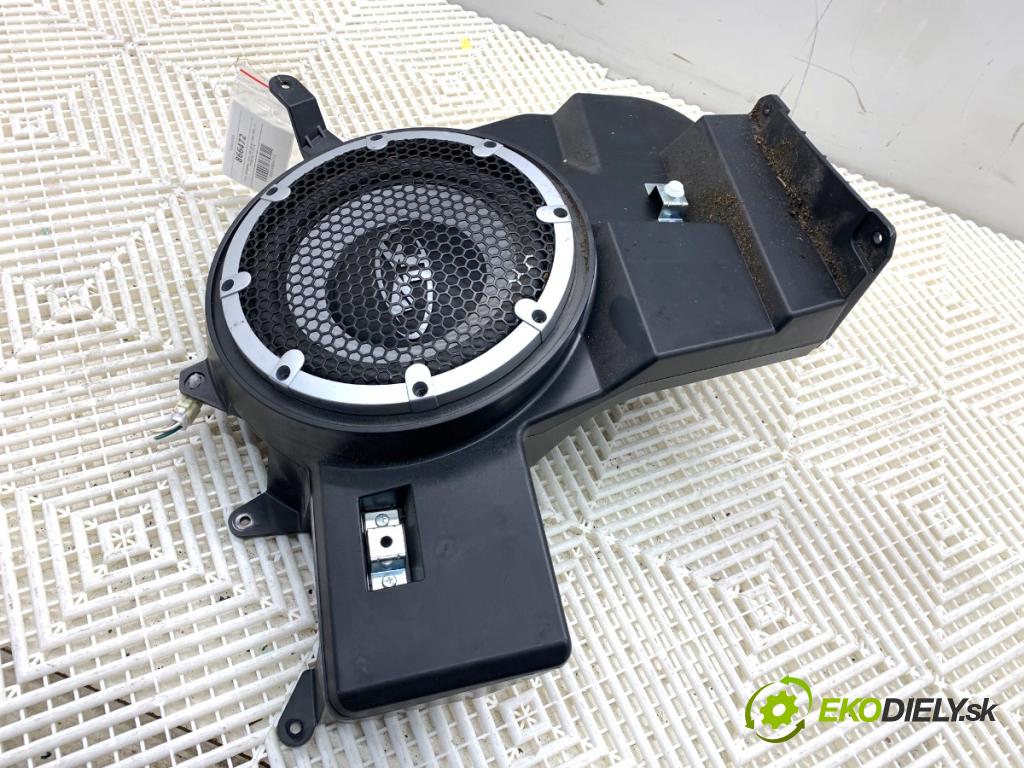 MITSUBISHI ASX SUV 2015 86 kW 1.6 MIVEC 1590 subwoofer 8720A136 (Audio zariadenie)