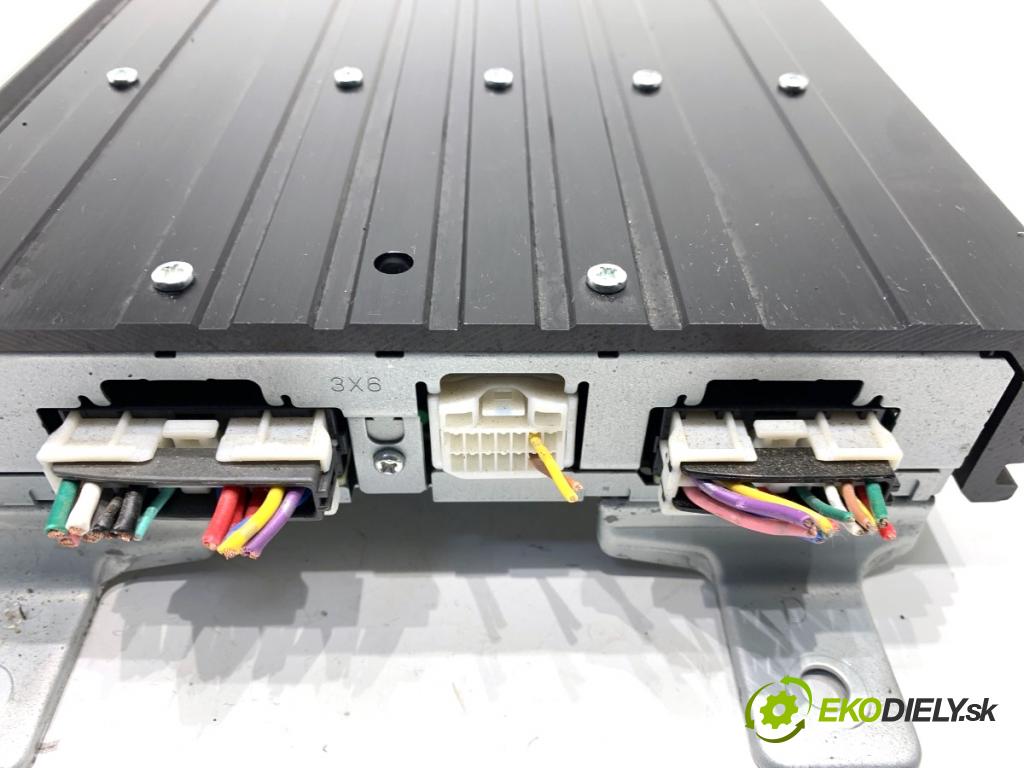 MITSUBISHI ASX SUV 2015 86 kW 1.6 MIVEC 1590 Zosilňovač 8701A565 (Zosilňovač)