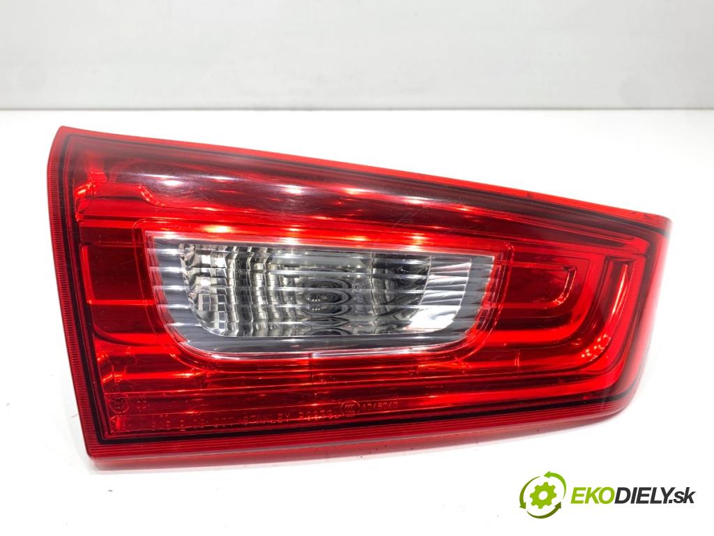 MITSUBISHI ASX SUV 2015 86 kW 1.6 MIVEC 1590 Svetlo zad ľavá strana vnútorná  (Kľučka dverí ostatné)