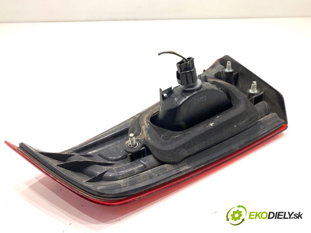 MITSUBISHI ASX SUV 2015 86 kW 1.6 MIVEC 1590 Svetlo zad ľavá strana vnútorná  (Kľučka dverí ostatné)