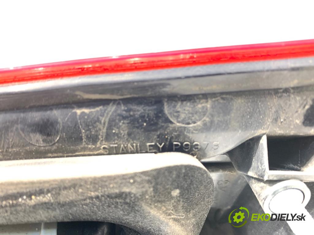 MITSUBISHI ASX SUV 2015 86 kW 1.6 MIVEC 1590 Svetlo zad ľavá strana vnútorná  (Kľučka dverí ostatné)