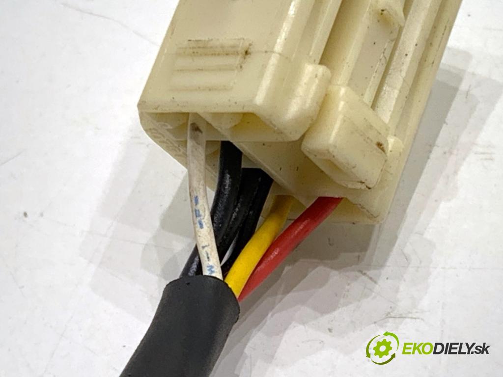 MITSUBISHI ASX SUV 2015 86 kW 1.6 MIVEC 1590 KAMERA ZPĚT: 8781A057