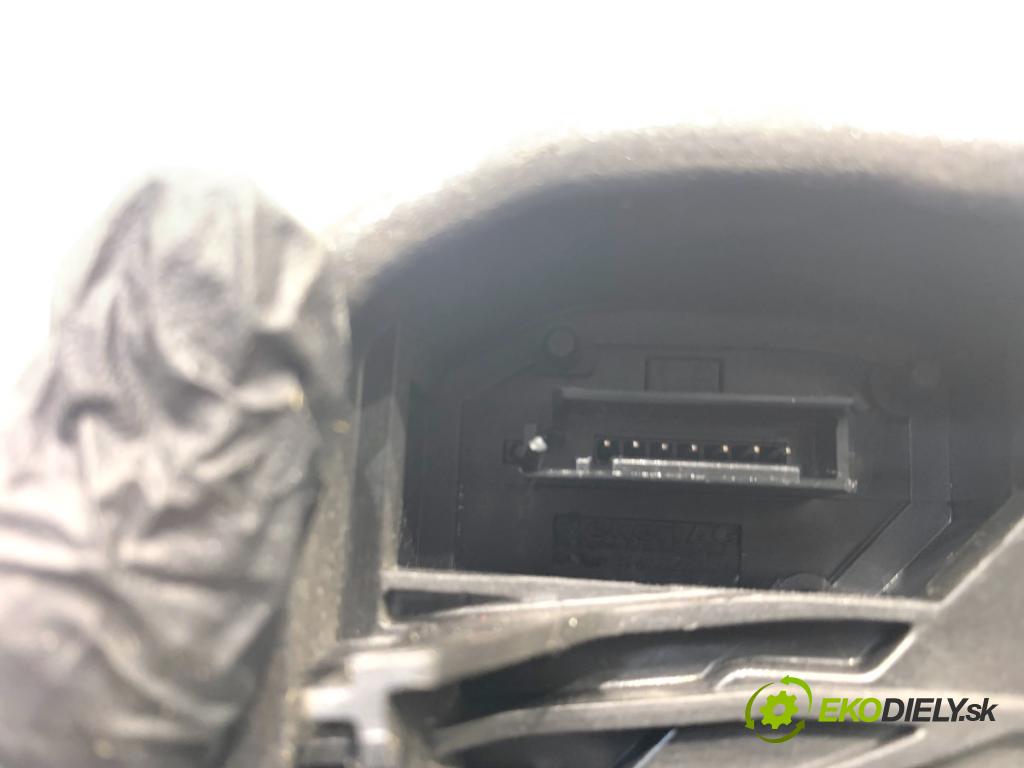 BMW E87 liftback 2005 85 kW 116 i 1596 zámok Dvere pravy predný 7167068